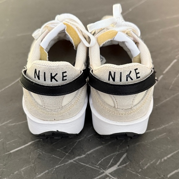 Nike Cream and Black Waffle Debute - Picture 4 of 6